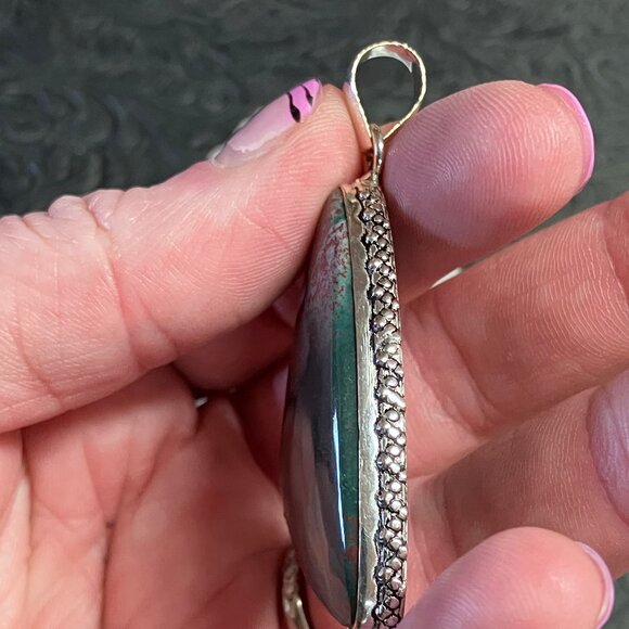 Unique Heliotrope Bloodstone Pendant Stone Crystal Jewelry - Picture 6 of 8